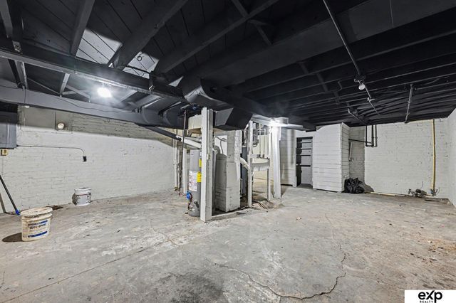 1214 S 25 Avenue, Omaha, NE 68105