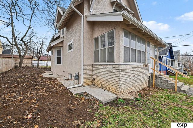 1214 S 25 Avenue, Omaha, NE 68105