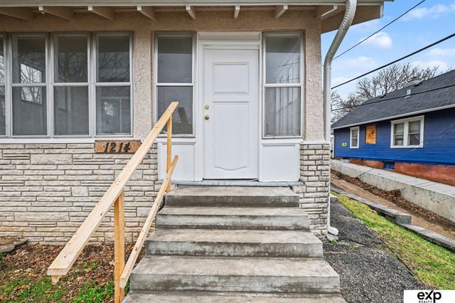 1214 S 25 Avenue, Omaha, NE 68105