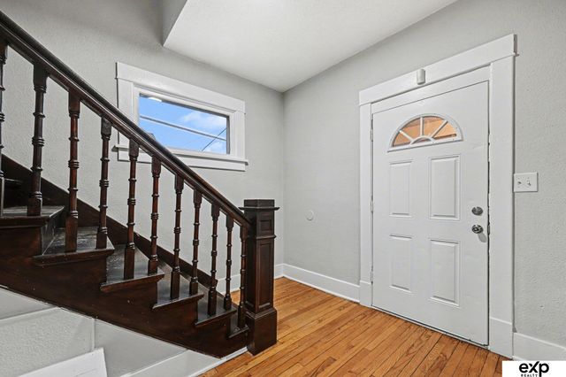 1214 S 25 Avenue, Omaha, NE 68105