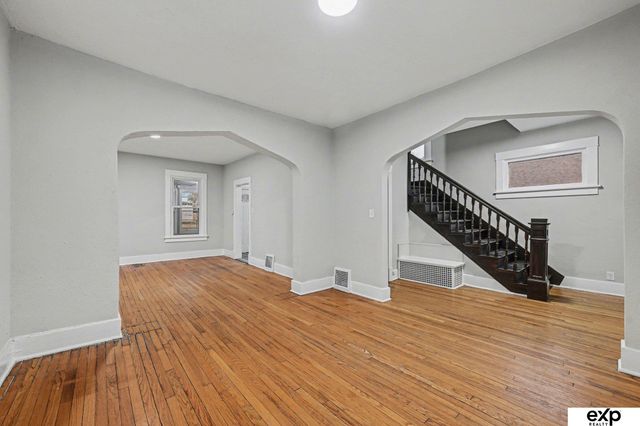 1214 S 25 Avenue, Omaha, NE 68105