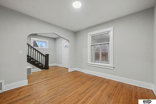 1214 S 25 Avenue, Omaha, NE 68105