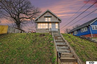 1214 S 25 Avenue, Omaha, NE 68105