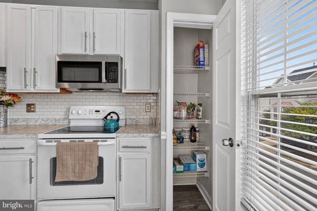 8328 GREEN GRASS RD, Laurel, MD 20724