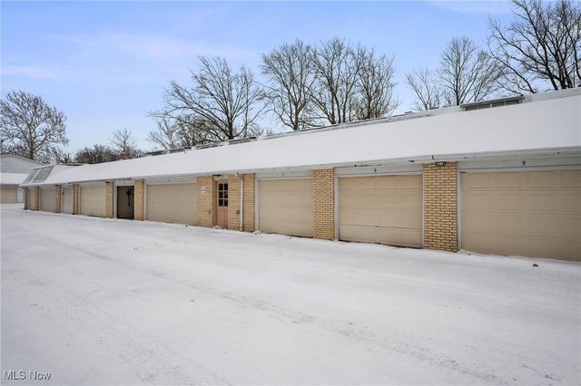 8210 Deepwood Boulevard 7, Mentor, OH 44060