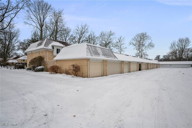 8210 Deepwood Boulevard 7, Mentor, OH 44060