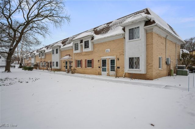 8210 Deepwood Boulevard 7, Mentor, OH 44060