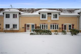 8210 Deepwood Boulevard 7, Mentor, OH 44060