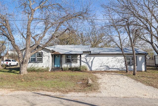 403 5th Street, Blanket, TX 76432