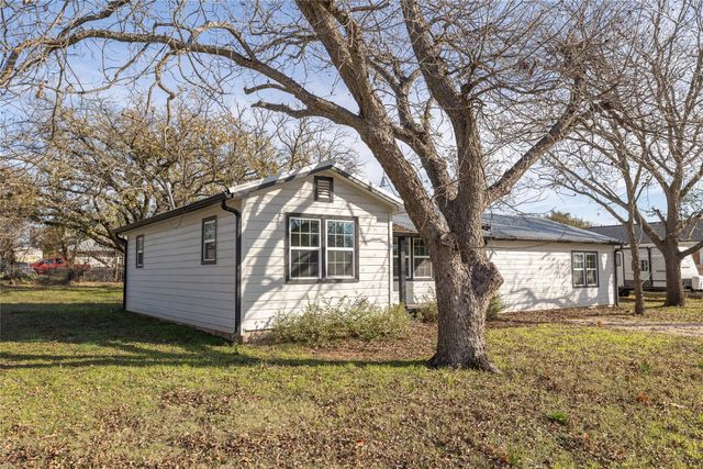 403 5th Street, Blanket, TX 76432