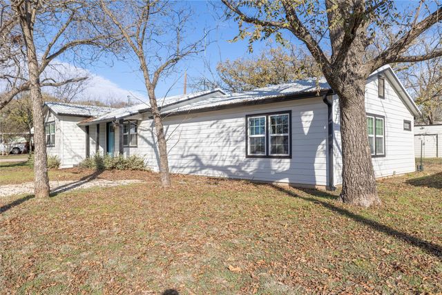 403 5th Street, Blanket, TX 76432