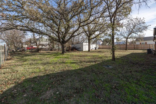 403 5th Street, Blanket, TX 76432