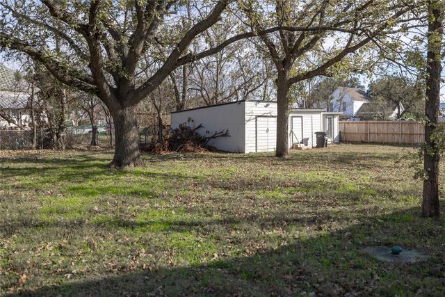 403 5th Street, Blanket, TX 76432