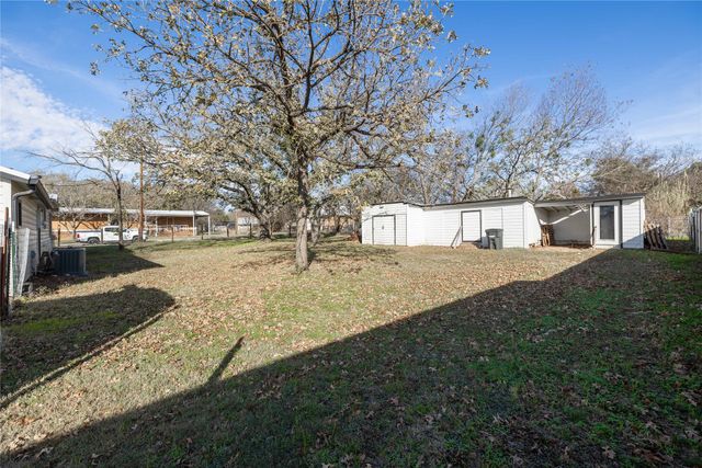 403 5th Street, Blanket, TX 76432