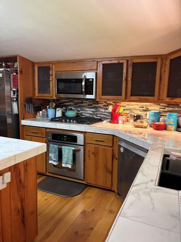 137 Sanford Lane, Ellijay, GA 30540