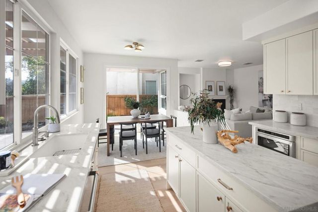 5155 Ruette De Mer, San Diego, CA 92130