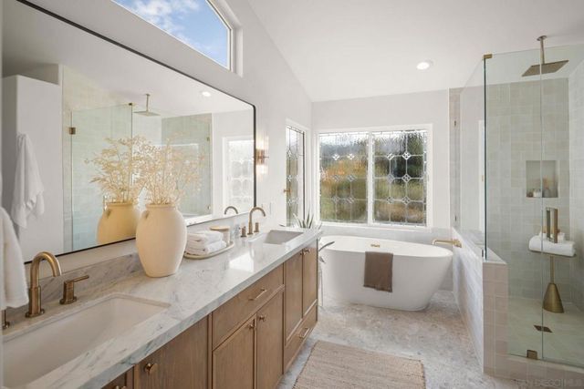 5155 Ruette De Mer, San Diego, CA 92130