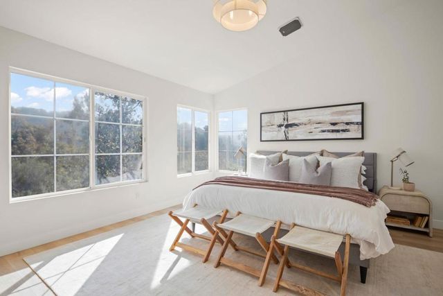 5155 Ruette De Mer, San Diego, CA 92130