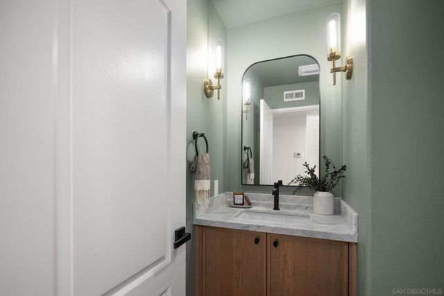 5155 Ruette De Mer, San Diego, CA 92130