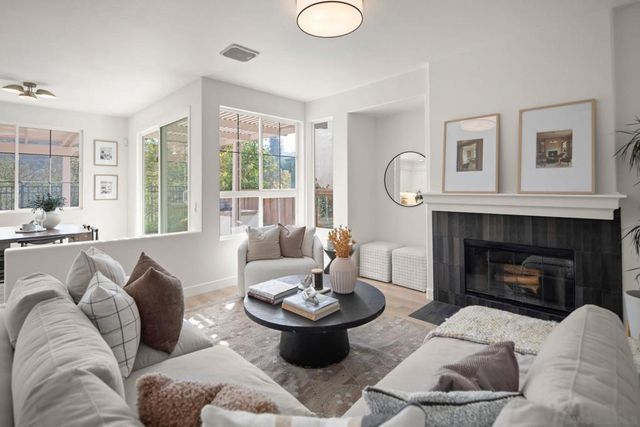 5155 Ruette De Mer, San Diego, CA 92130