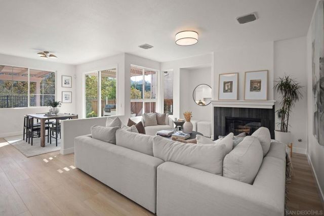 5155 Ruette De Mer, San Diego, CA 92130