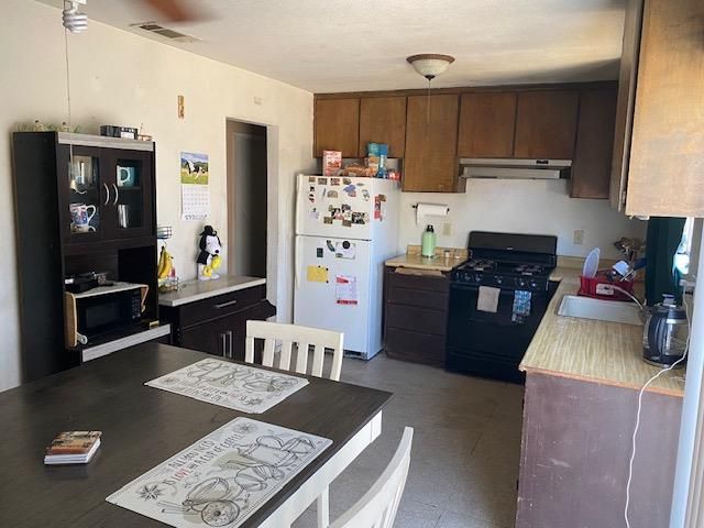 1213 Sanarita Way, Madera, CA 93638