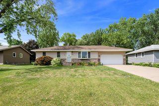 625 119th Avenue NE, Blaine, MN 55434