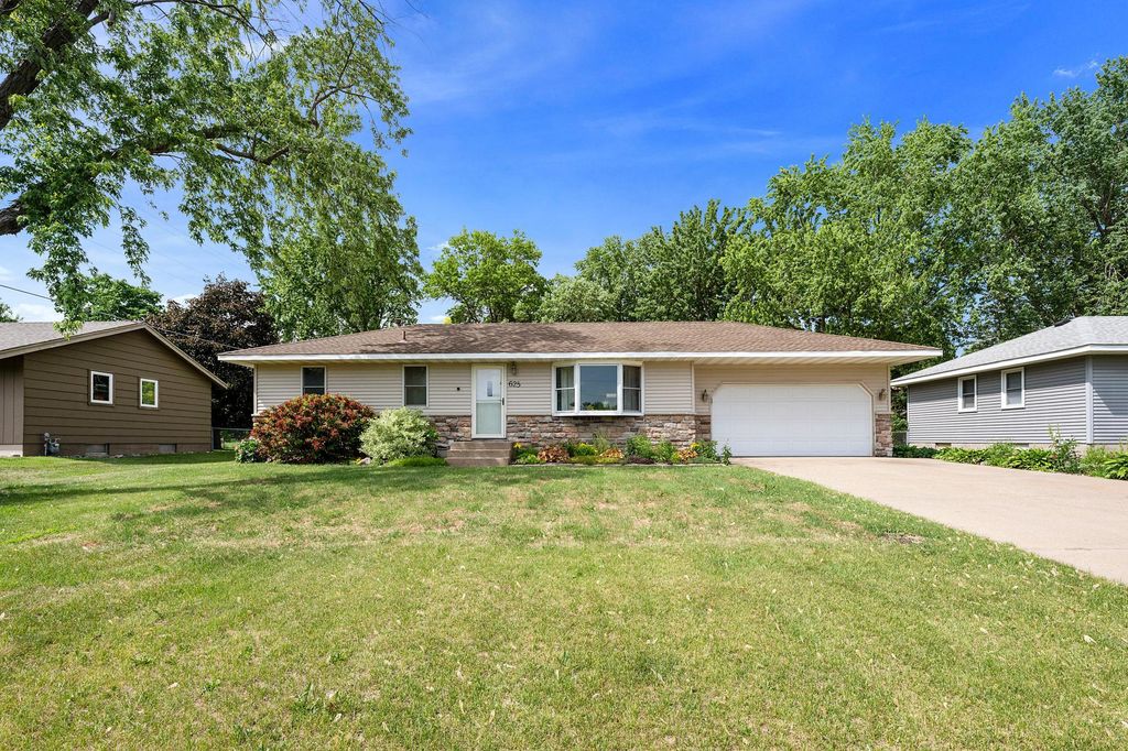 625 119th Avenue NE, Blaine, MN 55434