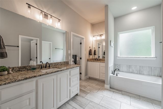 4033 Overlook Way, Weatherford, TX 76085