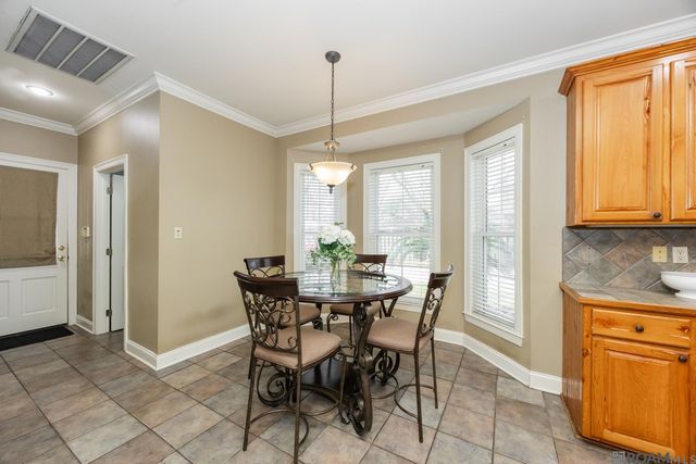 2101 Brittany Dr, Port Allen, LA 70767