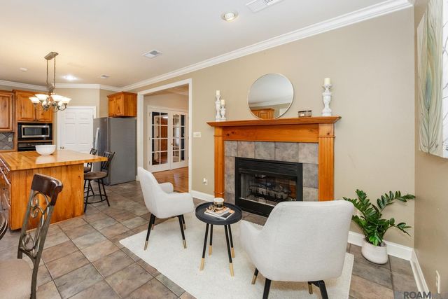 2101 Brittany Dr, Port Allen, LA 70767