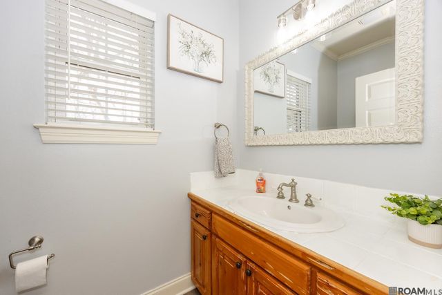 2101 Brittany Dr, Port Allen, LA 70767