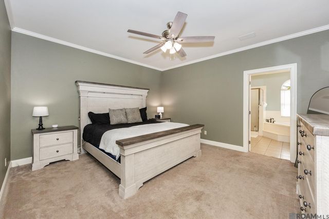 2101 Brittany Dr, Port Allen, LA 70767