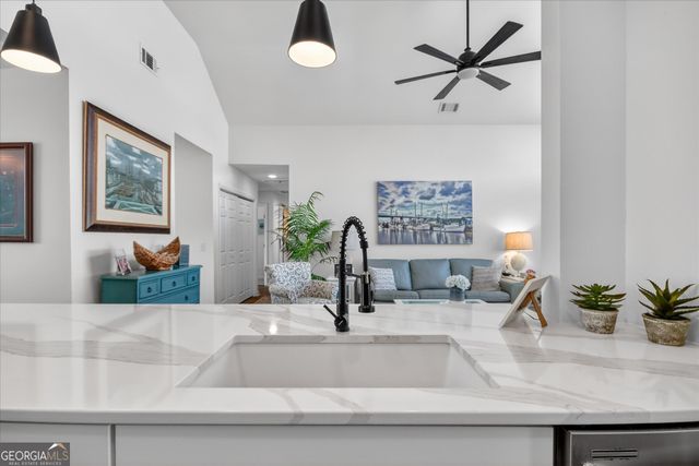 2 Runner Road, Savannah, GA 31410