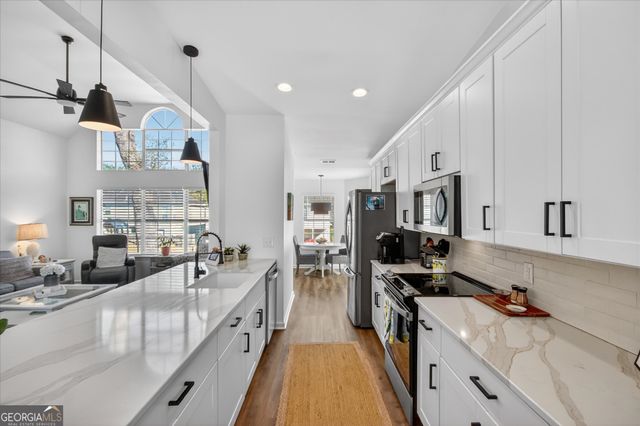 2 Runner Road, Savannah, GA 31410