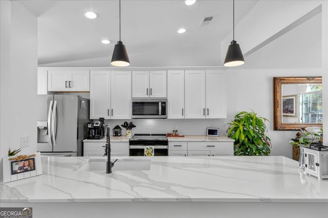 2 Runner Road, Savannah, GA 31410