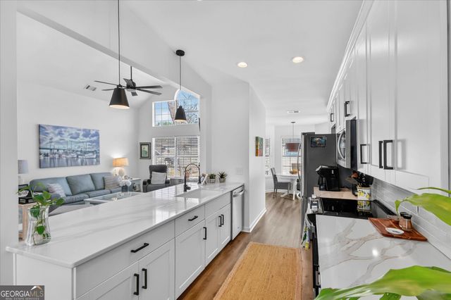 2 Runner Road, Savannah, GA 31410