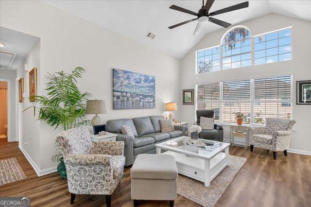 2 Runner Road, Savannah, GA 31410