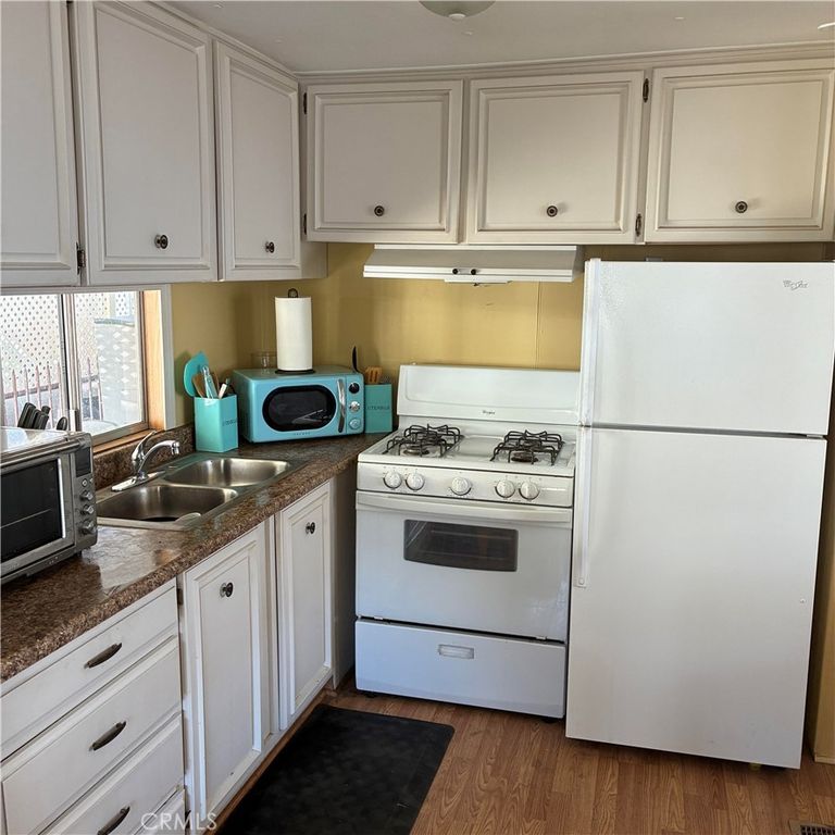 192 Mercury Street, Palm Springs, CA 92264