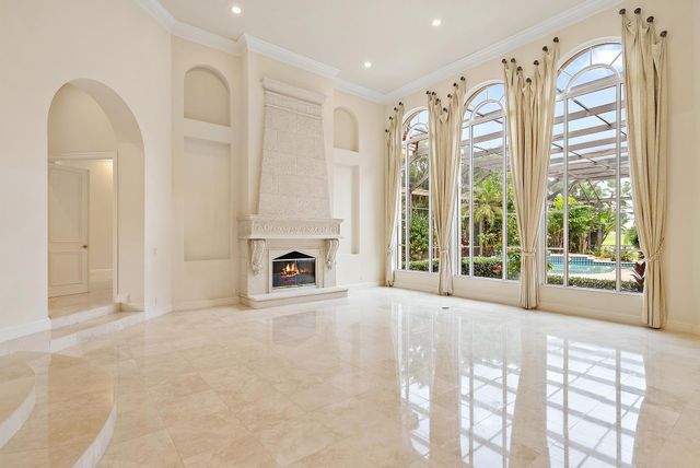 8500 Egret Lakes Lane, West Palm Beach, FL 33412