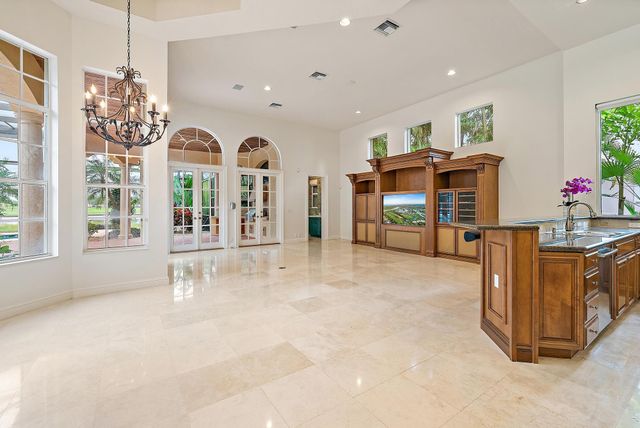 8500 Egret Lakes Lane, West Palm Beach, FL 33412