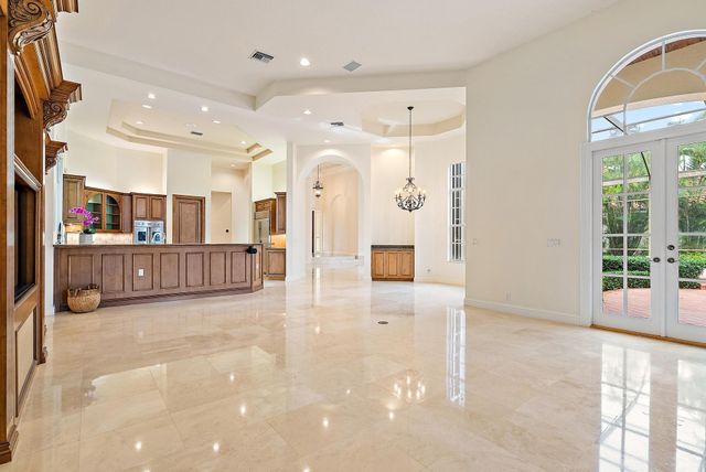 8500 Egret Lakes Lane, West Palm Beach, FL 33412