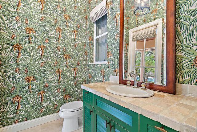 8500 Egret Lakes Lane, West Palm Beach, FL 33412