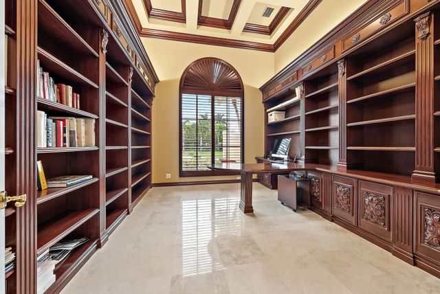 8500 Egret Lakes Lane, West Palm Beach, FL 33412