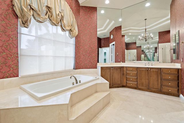 8500 Egret Lakes Lane, West Palm Beach, FL 33412