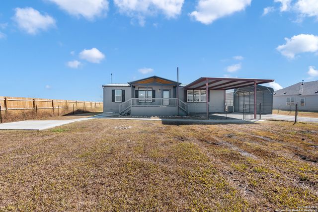269 W Medina Verde, Natalia, TX 78059