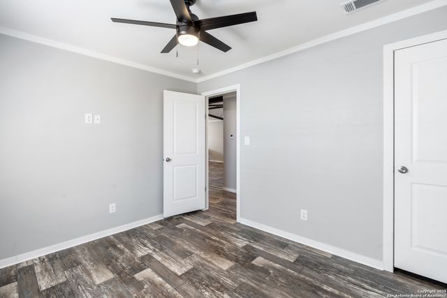 269 W Medina Verde, Natalia, TX 78059