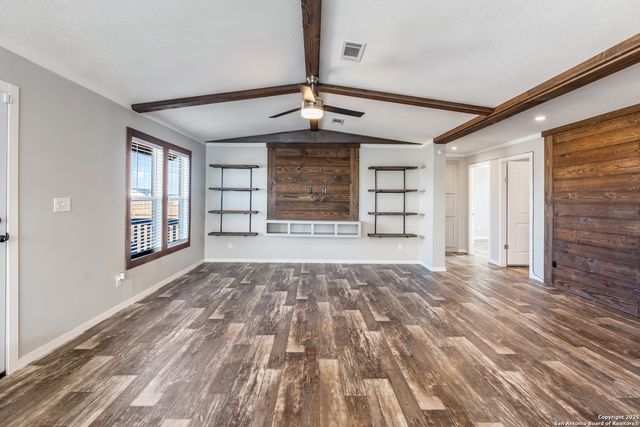 269 W Medina Verde, Natalia, TX 78059