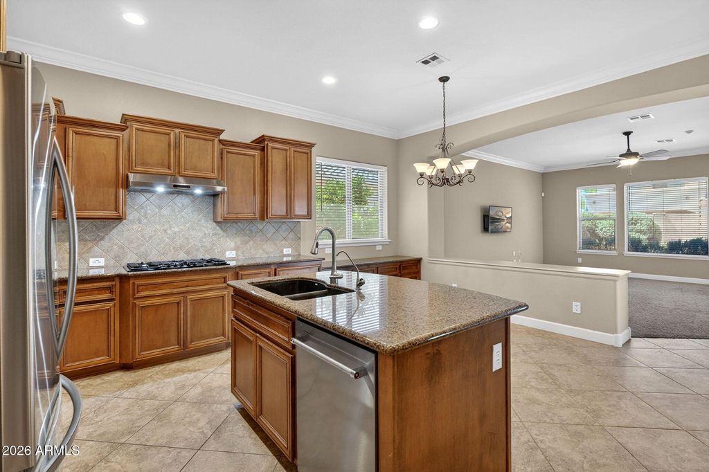 Image 12 of property listing at 4101 E WOODSIDE Way, Gilbert, AZ 85297