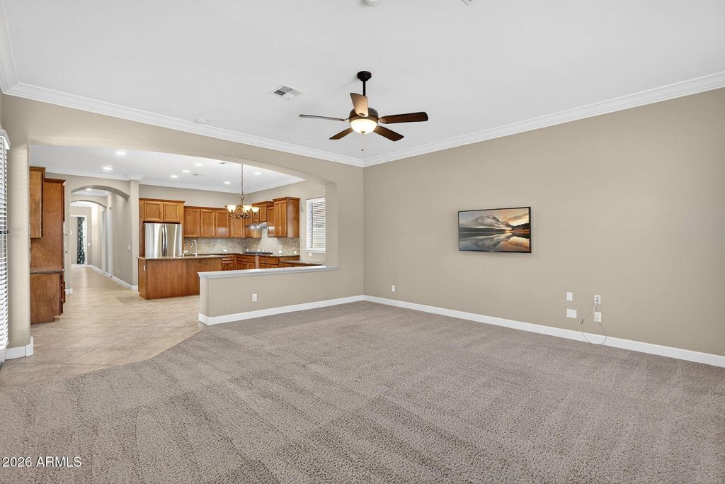 Image 5 of property listing at 4101 E WOODSIDE Way, Gilbert, AZ 85297